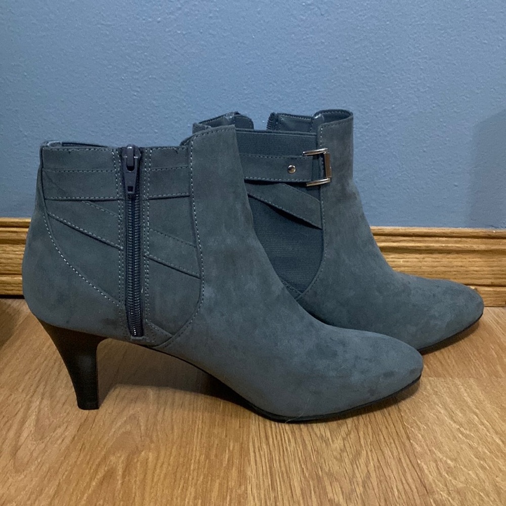 Grey size ten booties